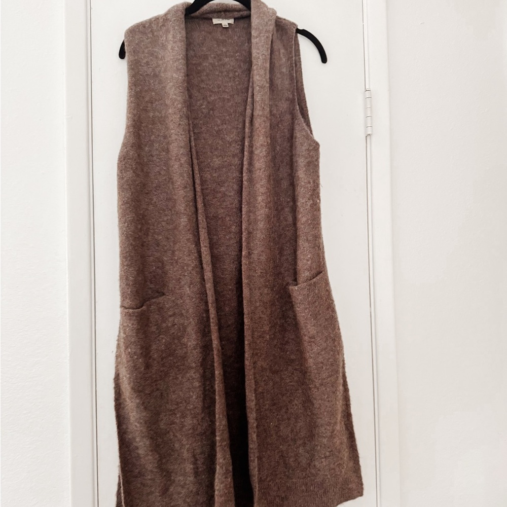 Aritzia Wilfred Brown Sleeveless Sweater Vest